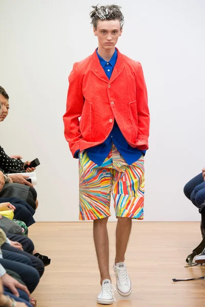 Look 18